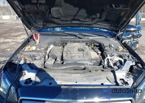 2017 Mercedes-Benz E 300 4Matic z USA, uszkodzony, nr VIN WDDZF4KB9HA017628